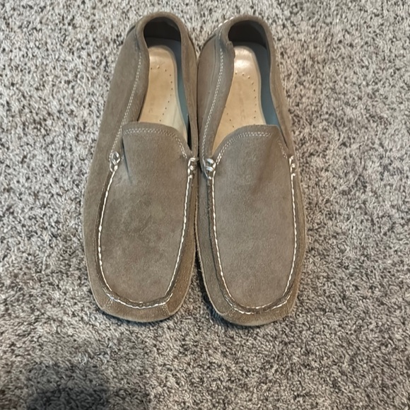 Men's Banana Republic Tan Suede Loafers - Picture 1 of 4